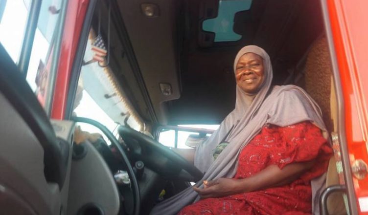 Afrique de l'Ouest: Découvrez Massata Cissé, seule femme Conductrice de poids lourds depuis 28 ans