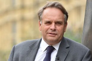 Neil Parish 700