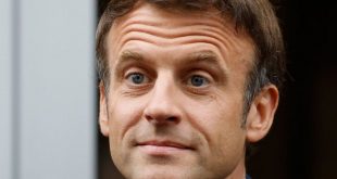 Emmanuel Macron 410