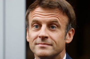Emmanuel Macron 410