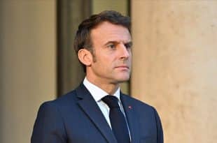 Emmanuel Macron,609