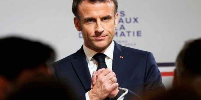 Emmanuel Macron,987