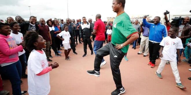Zambie : l’ex président Edgar Lungu interdit de faire du jogging