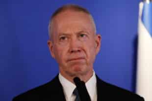 Yoav Gallant,80
