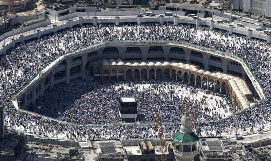La grande mosquée de La Mecque avec la Kaaba en son centre, le 17 juin 2024, lors du pèlerinage annuel du hadj. FADEL SENNA / AFP